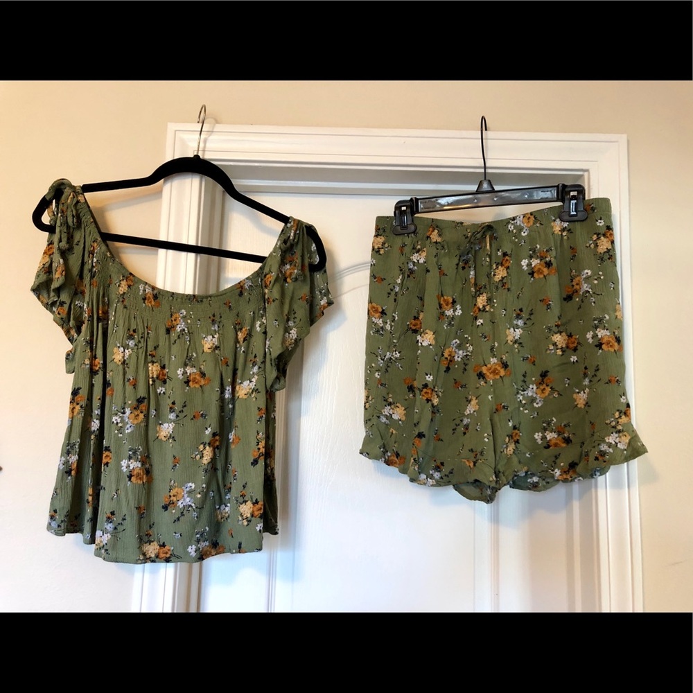 2 piece floral outfit!